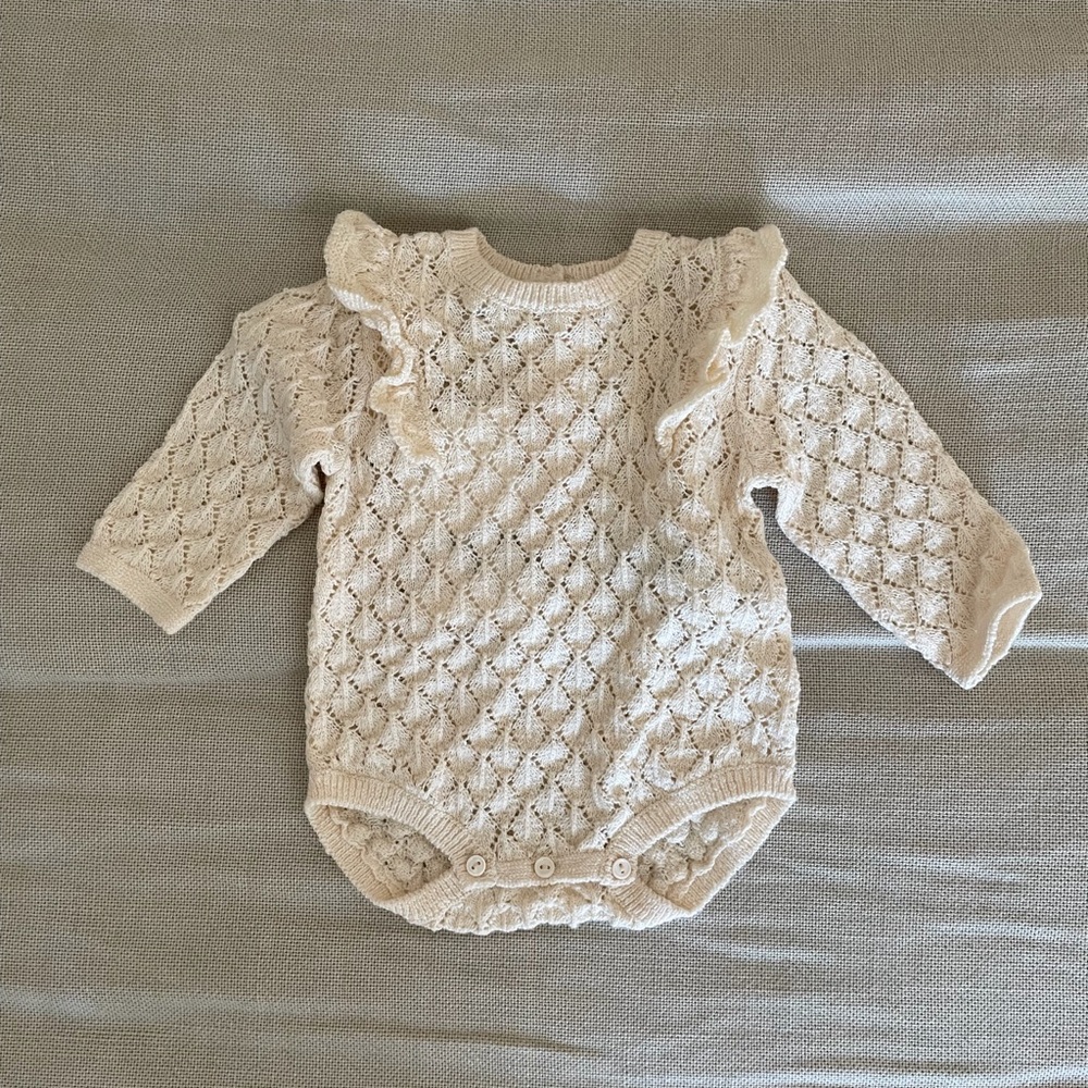 Zara 0-3 month Baby Girl Long Sleeve bodysuit